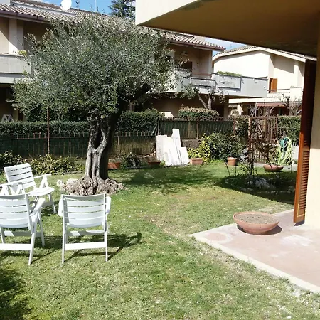 Pit Stop In Nel A Roma-aeroporto Di Ciampino Villa *